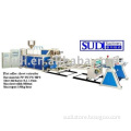 Horizontal plastic sheet extruding machine